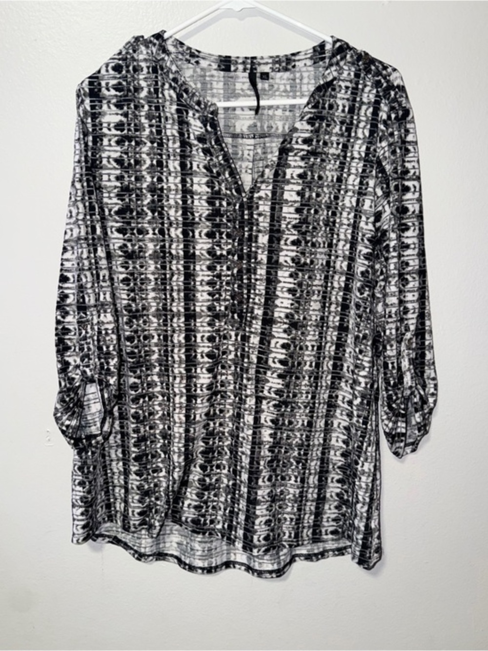Black & White Printed Women's Tunic Top